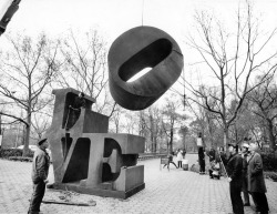 potentialitea:  Love, Robert Indiana, Central