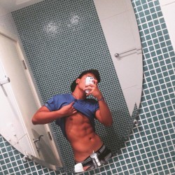 sexyboysbeingsexy.tumblr.com post 121499661514