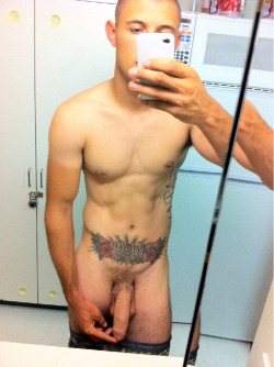 instaguys:  Guys with iPhones Source: gwip.me   