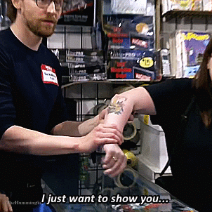 thehumming6ird:Tom in the comic book store is beyond adorable! 