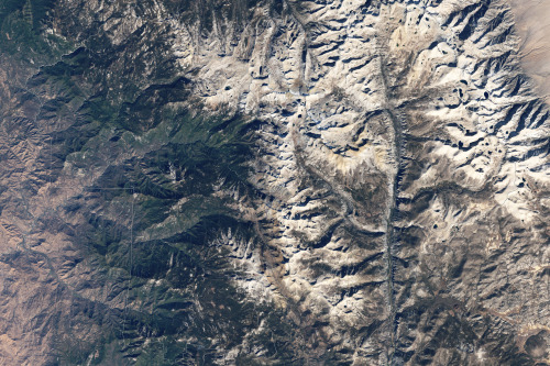 earth-as-art:Sequoia National ParkNaked peaks, sheltered valleys, snowfields, towering trees, and al