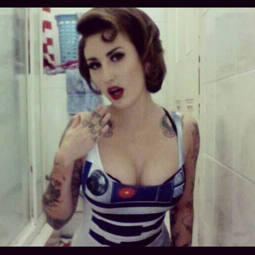 phantomshaunt:  THE NERDY STRIPPER: Follow this Wonderfully Nerdy Lady…I promise you won’t be disappointed!! Tumblr: The Nerdy Stripper Twitter: @NerdyStripper Facebook: The Nerdy Stripper  Twiggy