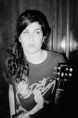 amyjdewinehouse:  Amy Winehouse photographed by Charles Moriarty, 2003   