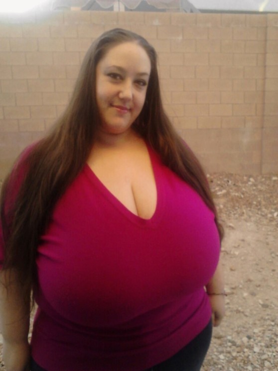 garyplv:  thigh-rubbers:  Thighrubbers with huge tits  √