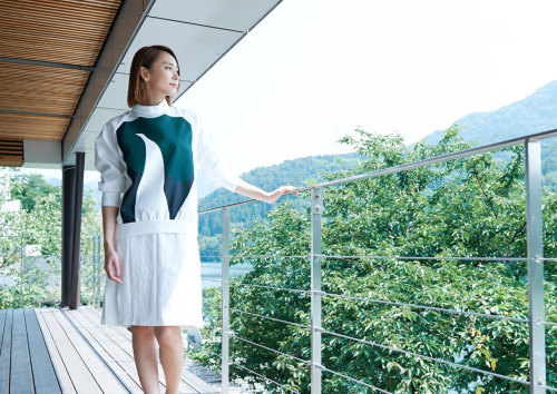 aragaki-desu:  Yui Aragaki Tabiiro Travel Magazine Magazine website: Tabiiro (Jp) 