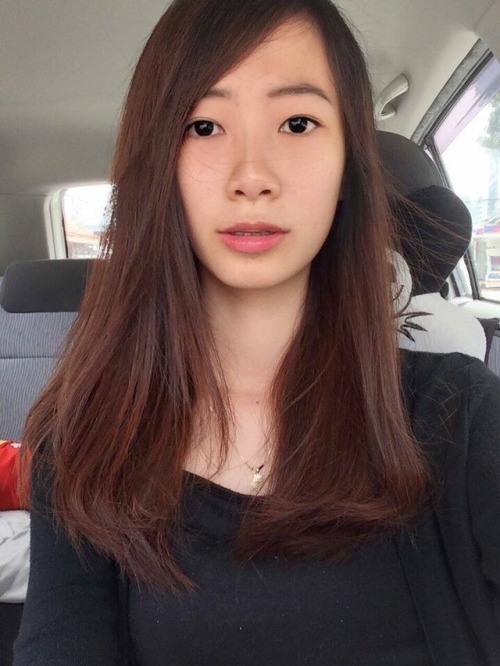 lovelystevieng:怎麼感覺表情怪怪的，你們知道原因嗎？因為沒穿內褲