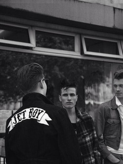 the-rolling-gi:  Greasers. The Pompadour