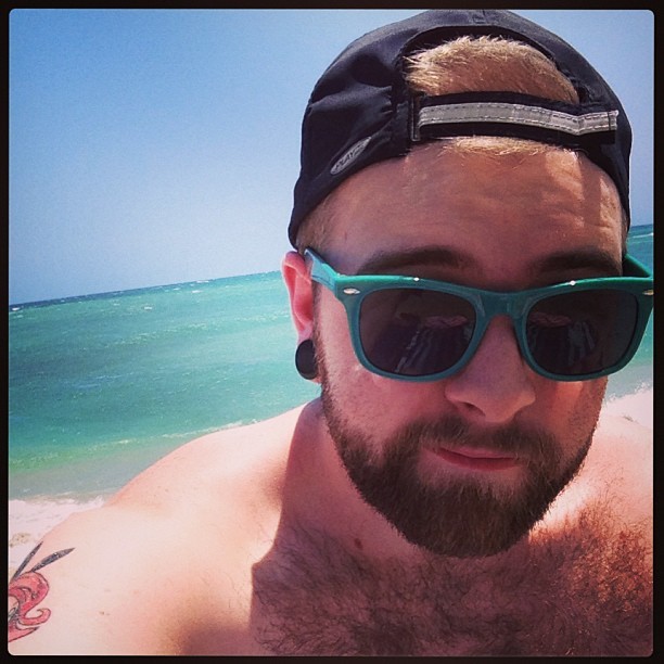 jwallsjoystick:  Last day at the beach!  #Hawaii 