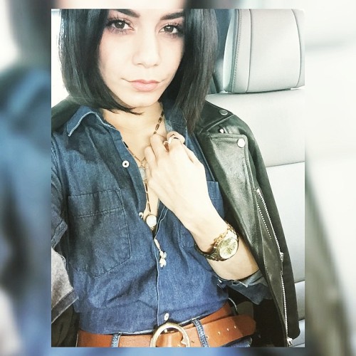vanessahudgens:  Who knew Tuesday’s meant denim day? Well, it does now 👍