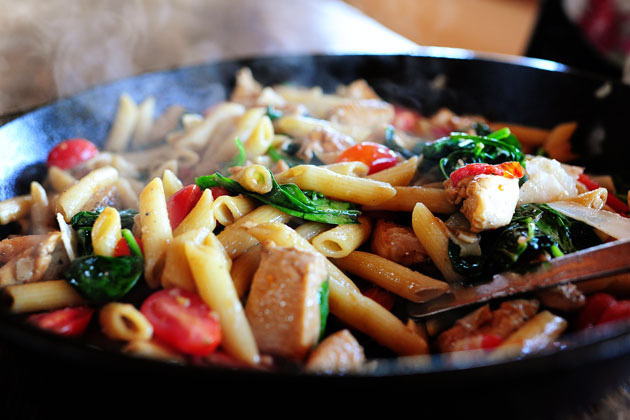 prettyfoods:  Chicken Florentine Pasta