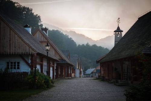 lamus-dworski: Recreated small Eastern-European Galician town from the turn of 19th/20th centuries in the Open-Air Museum in Sanok, Poland. Photography by Wojciech Dulski, via PROT. 