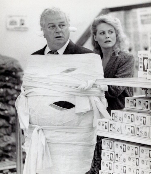 Beverly D'Angelo has Charles Durning in a bit of a bind in Big Trouble (1986), starring Peter Faulk 