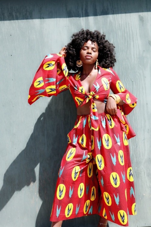 blackfashion:Zingha FomaCaliforniaAfrican Fashion designer who makes clothes for African peopleIg:@Z