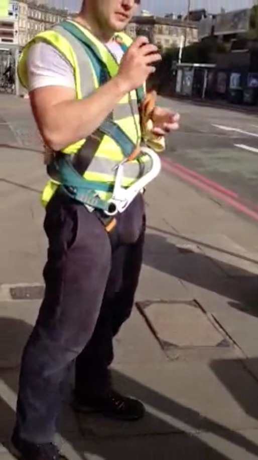 guys-with-bulges:  WHOA. Hot construction worker walking around like a boss. There’s
