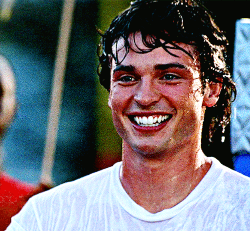 CLARK KENT — 4.03, Facade