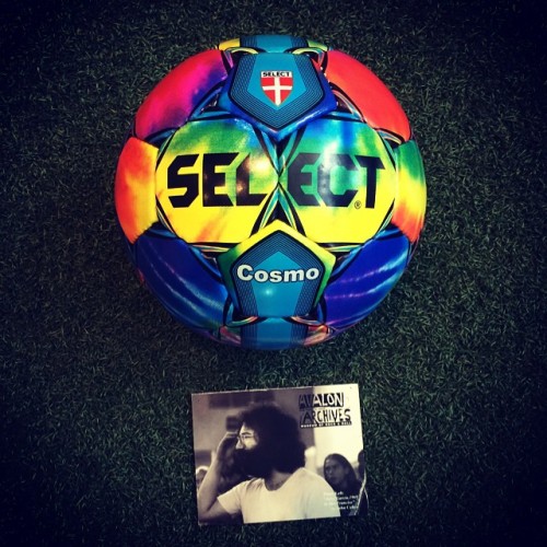 JERRY Approved match ball. ✌️Select Cosmo Ball Available now @villagesoccershop #select #selectsport #selectsoccerballs #soccerball #selectcosmo #cosmo #denmark #copenhagen #jerrygarcia #jerry #gratefuldead #tiedye #tiedyesoccerball...