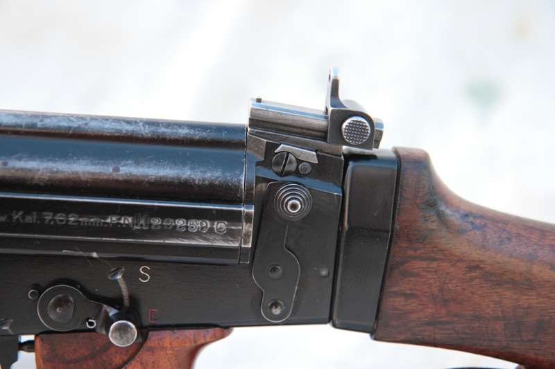 sacred-fox:  Some L1A1 pornography. 