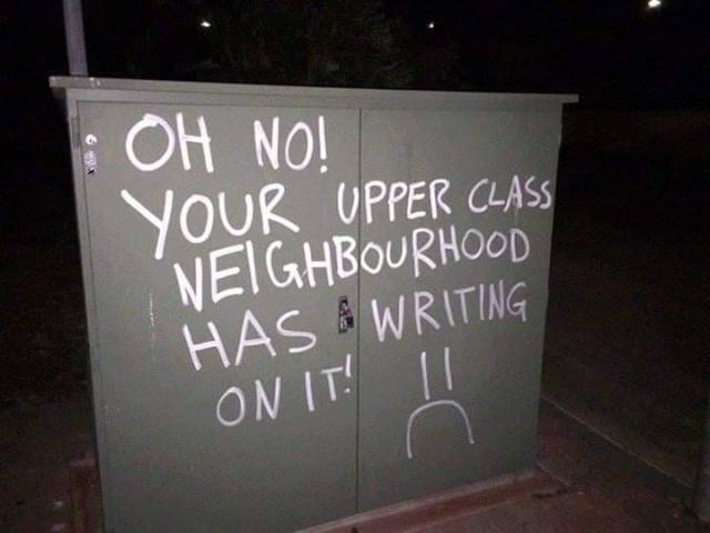 kactusnz:theconcealedweapon:this is the funniest fucking graffiti I’ve ever seen