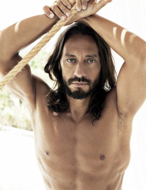 pure-nxk: “Hi my name is Bob Sinclar, I make amazing house music and I also look like this! Ar