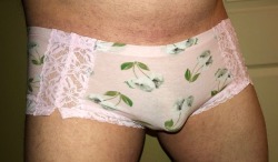 pantypuff:Love wearing these panties. I feel