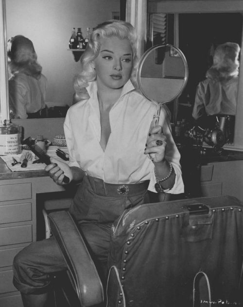 theniftyfifties:Diana Dors 