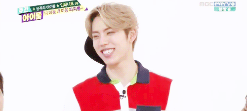 “ Q: When other people touch Dongwoo, what part does he like receiving skinship on the most?
SG: His collarbones. ”