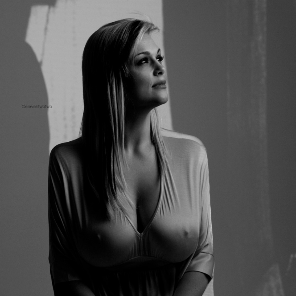 sexyseethrough:  bra less