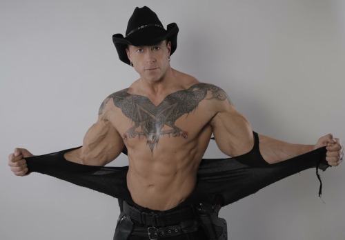 apadravya-piercing:One of the MMR Toronto Magic Mike performers. Nice nipple rings, and great look.
