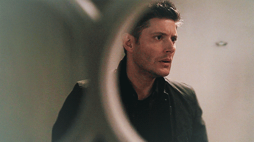frozen-delight:12x19 | The FutureDean’s face looks so pretty framed by those circles. (But then agai