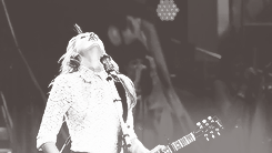 tylorswfts:Taylor Swift announces that she will be taking her 'Red' tour overseas!
