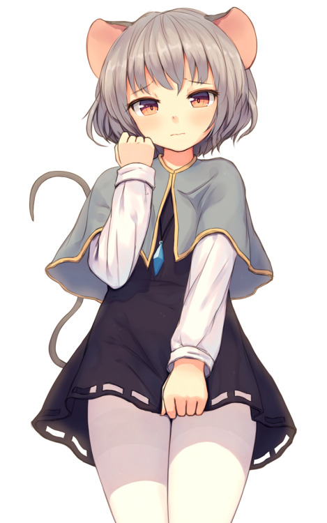 東方、ナズーリン、shone、高解像度、パンスト、ペンダント、ケープレット、ショートヘア、thighband pantyhose、一人、女一人、宝飾、尻尾、灰色の髪、獣耳、白いレッグウェア、白い背景、カメラ目線、シンプル背景、赤目、赤面、鼠尻尾、鼠耳