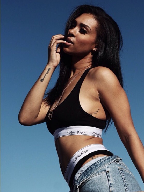 therealleaah:  bombshellssonly:  @bricheyenne  XIV 