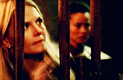 fyesemmaandhook:we-re-only-halfway-there:OUaT Parallels: (1.03) Snow Falls & (2.09) Queen of Hea