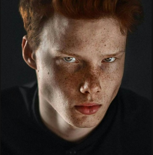 RON WEASLEY AS A VAMPIRE WITH A SEER'S GIFT