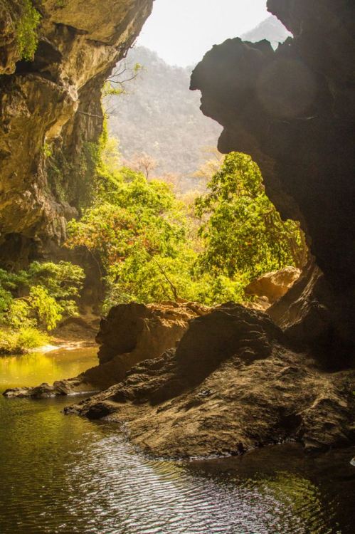 Tham Sa Pha In Cave / Laos (by Manuel Delgado).