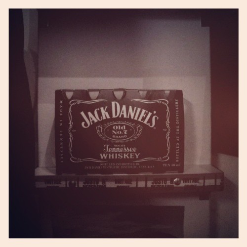 Hello jackie. #box #jack #jackdaniels #Bottle #Alcohol #justoynecesario #perfect #sepia #oldie #mini