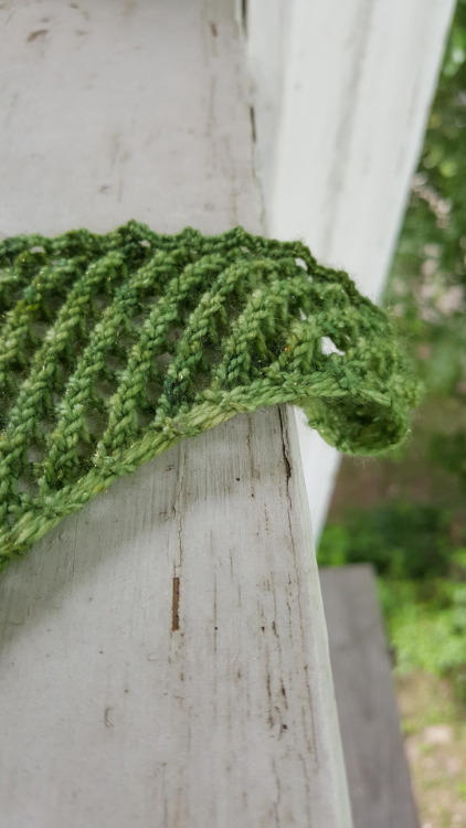 A leafy green shawlette. Yarn: Th’Red Head DesignsLeaf insertion: x