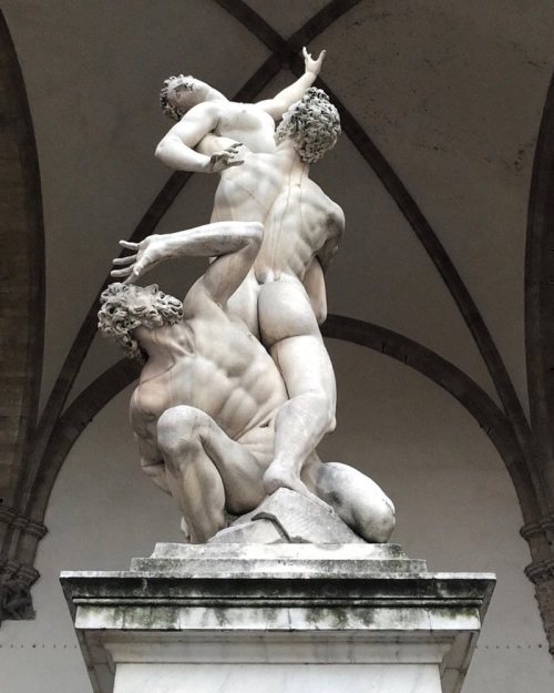 fabforgottennobility:IL RATTO DELLE SABINE #giambologna #rattodellesabine #firenze #florence #instaa