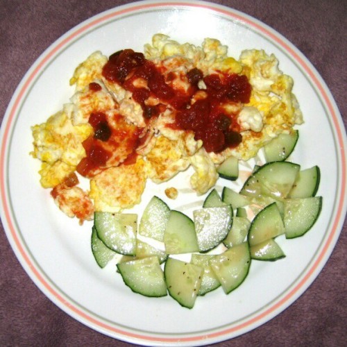 fitnessloveaffair:Lunch! Eggs with salsa and cucumber with my fav Caesar vinaigrette dressing. #fo