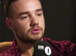 theboyfriendstagram:  theboyfriendstagram:  Scott: have any of you gotten a girlfriend just for the winter? One Direction: *goes silent for a couple of seconds* Me:   Scott: have any of you gotten a girlfriend just for the winter? Liam:  Niall:  Zayn: