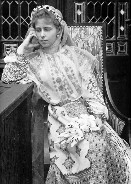 theregalkingdom:Queen Marie of Romania spam
