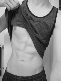 sexyboysbeingsexy.tumblr.com post 132955804413