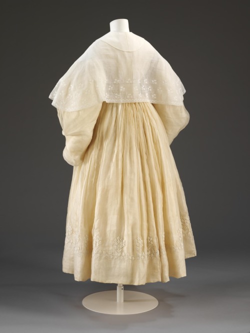  Wedding dressPlace of origin: England (made)Date: 1834 (made)Artist/Maker: UnknownMaterials and Tec