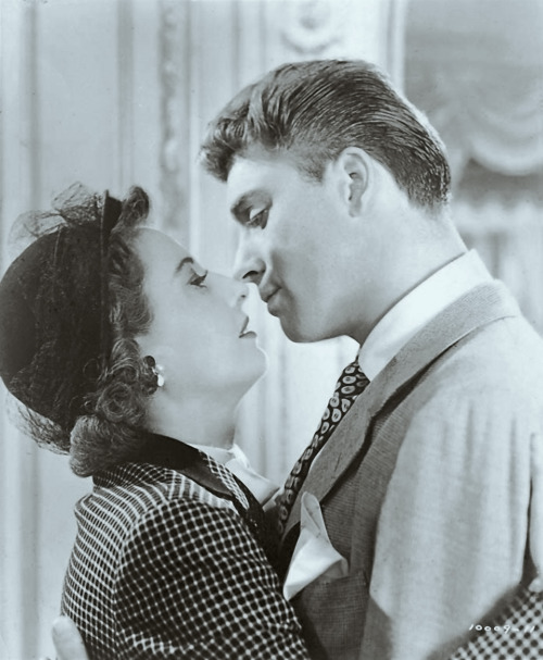 artdecoluv: Barbara Stanwyck and Burt Lancaster in Sorry Wrong Number 1948.