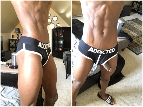 cloudzz89:  When your bored & horny 🍆💦 so you just start taking pics 👅💦