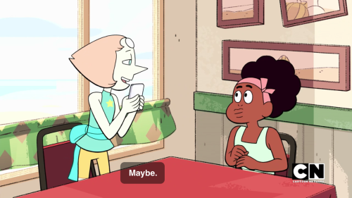 lcpislczulii:  Pearl + Her New Cell Phone