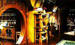 lady-arryn-deactivated20140718:“Not a nasty, dirty, wet hole, filled with the ends of worms an
