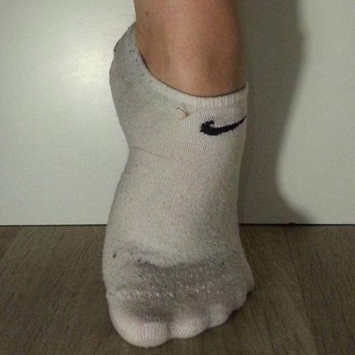 smell-her-socks: znifflez: ■