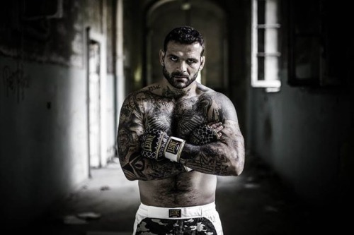 hyper-masculine:  HYPER-MASCULINE ♂► http://hyper-masculine.tumblr.com/ ◄