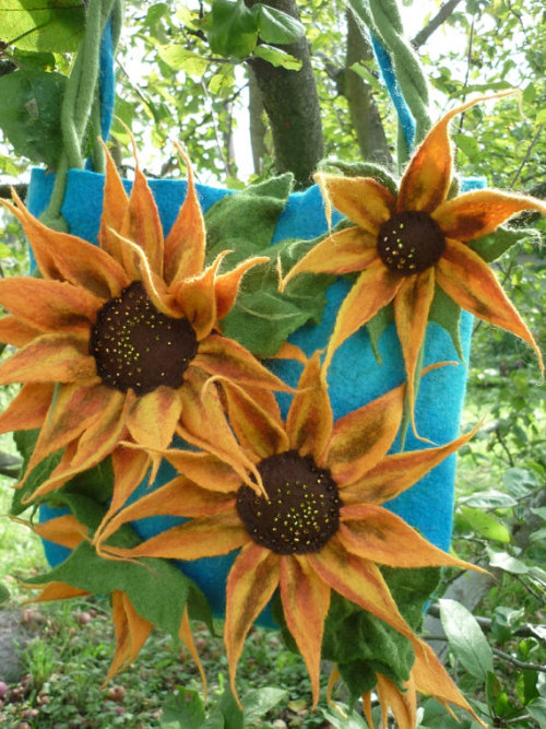 Felt sunflower bag by ViktoriyaSK.